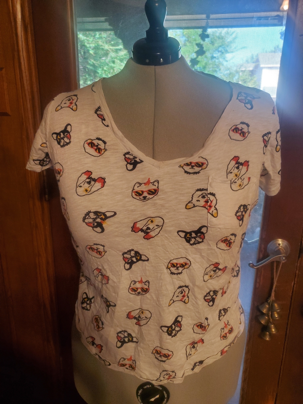 Torrid BOWIE DOG White V-Neck Short Sleeve Tee with Playful Animal Faces 1X